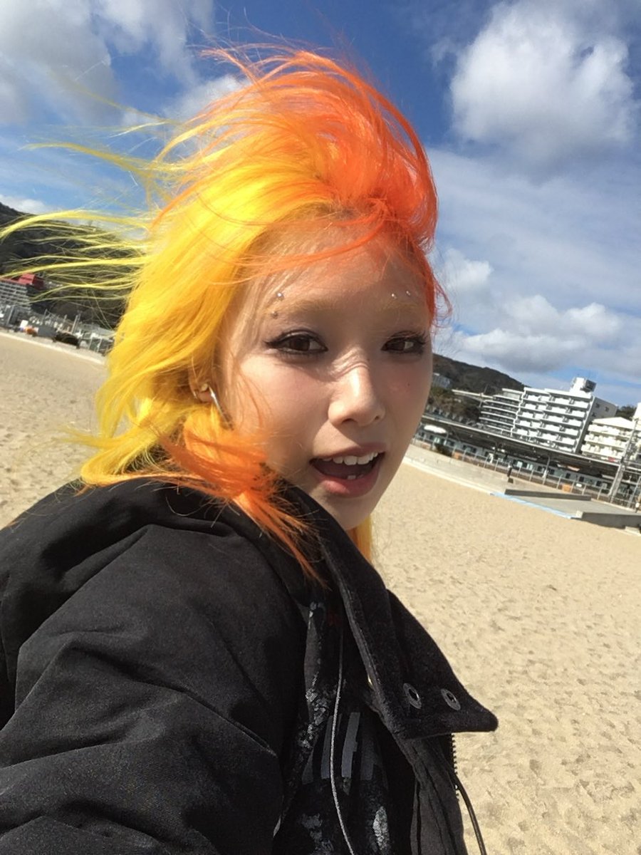 Vongla2000's tweet photo. 扇你耳光的话，就蹭我的手吧
#4i  #iiii https://t.co/x1I830B1u2