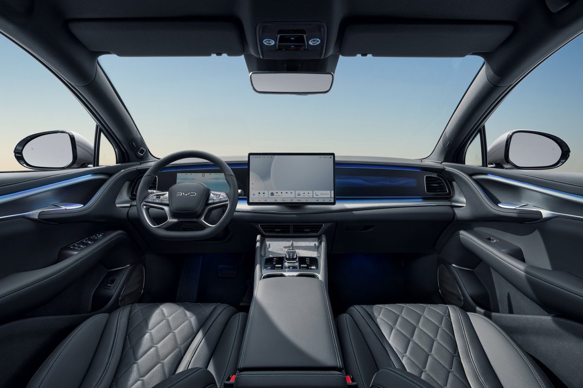GorkaBasque's tweet photo. @bquintero Interior de un tesla model y, de un toyota rav 4 y de un byd sealion 7. Para los que te hablan de interiores de hace 40 años... Mi rexomendacion...pruebalos y saca tus propias conclusiones. https://t.co/wmzfj9e4ry