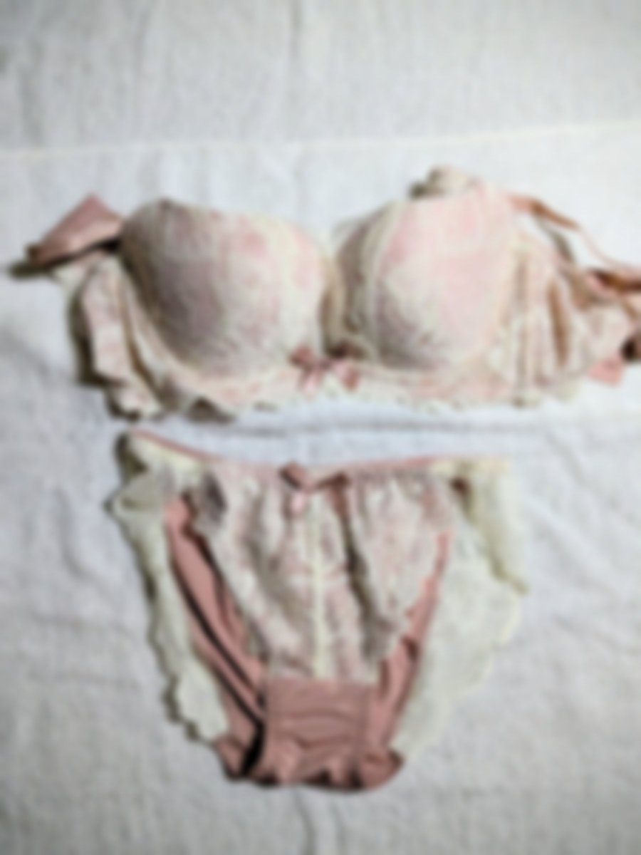 zrmkreb139's tweet photo. ブ◯とパ◯ティー♡これを使ってたっぷりオ◯ニーができる♡考えるとパンパンになる♡ https://t.co/yj4ymuODxi