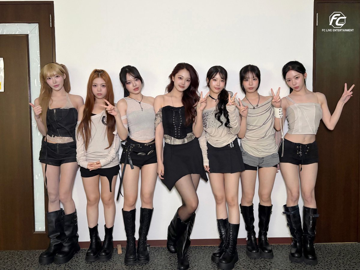 FCLIVE_official's tweet photo. CLASSy 4TH MINI ALBUM RELEASE EVENT TEAR DROP

約2週間にわたる東京・大阪でのリリースイベントが無事終了いたしました！
たくさんのご声援・ご来場、本当にありがとうございました✨

CLASSyと過ごしたこの夏が、皆さまにとって素敵な思い出になりますように🌻

これからもCLASSyへの応援をよろしくお願いいたします！
またお会いしましょう💙

#CLASSy #클라씨
#REBOOT_눈물_이후
@CLASSy_twt_