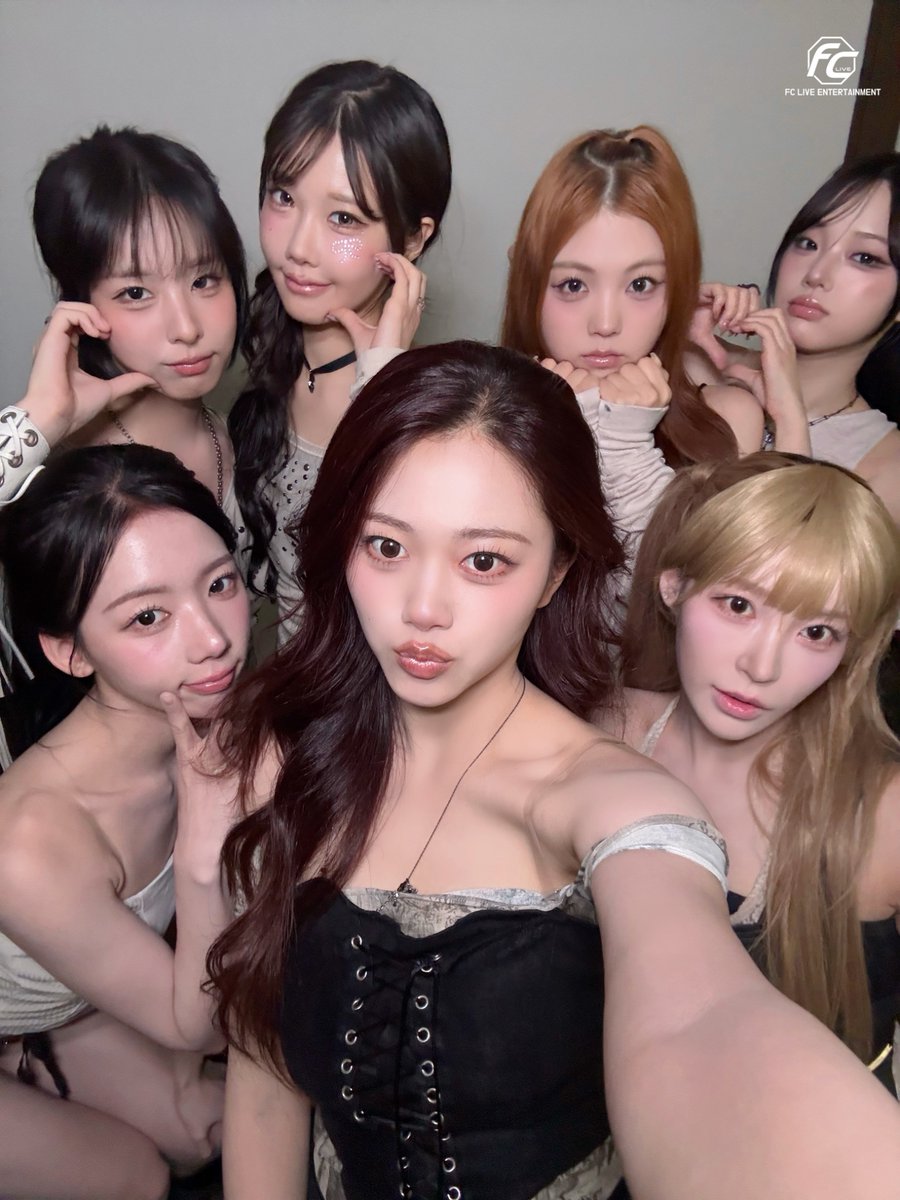 FCLIVE_official's tweet photo. CLASSy 4TH MINI ALBUM RELEASE EVENT TEAR DROP

約2週間にわたる東京・大阪でのリリースイベントが無事終了いたしました！
たくさんのご声援・ご来場、本当にありがとうございました✨

CLASSyと過ごしたこの夏が、皆さまにとって素敵な思い出になりますように🌻

これからもCLASSyへの応援をよろしくお願いいたします！
またお会いしましょう💙

#CLASSy #클라씨
#REBOOT_눈물_이후
@CLASSy_twt_