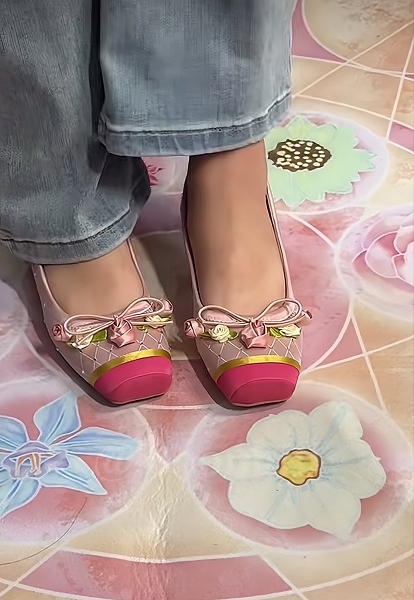 noirjlint's tweet photo. CANTIK BANGET IHH KAMU BARBIE 12 DANCING PRINCESSES https://t.co/lHLcwokXWo