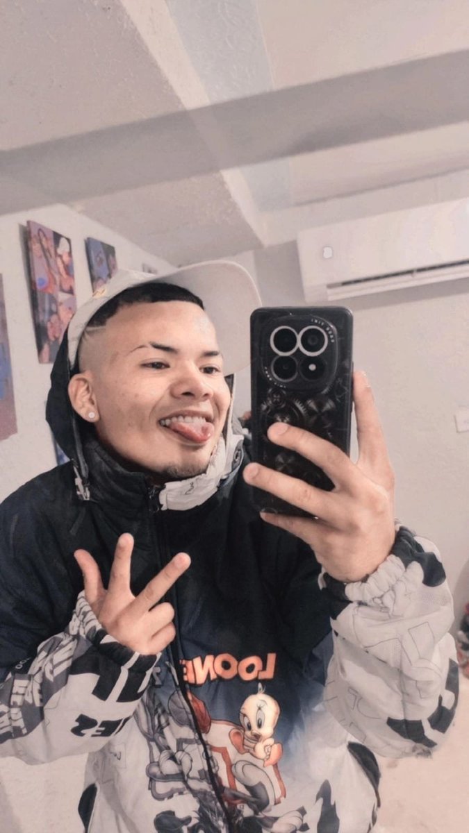 MsterTatto's tweet photo. 🦶🫡⚡ https://t.co/Meumd5EW3n