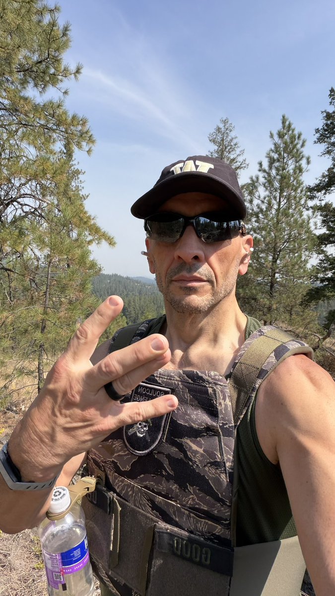terrydell's tweet photo. @JoshuaTufts @sddjah @DeepSeaZ @HoodHusky @Ansel_Easton @PieGodUW @nolecore 2-mile ruck yesterday plus 734 pushups for #soulcon max day challenge.
I feel like I left some in the tank - do better next time https://t.co/29FWykQe8U