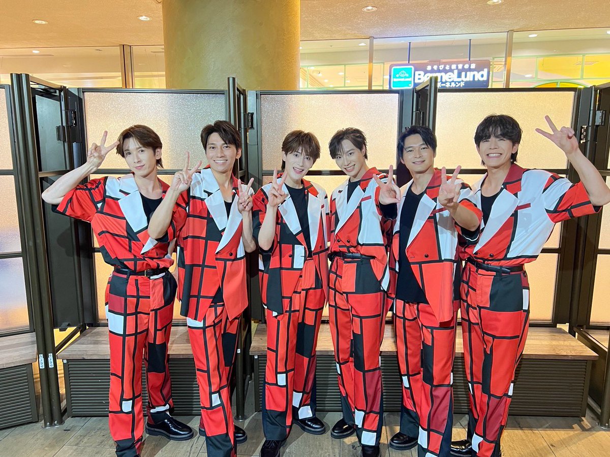 yuta_show_wa's tweet photo. テレビ朝日さんでの「サマフェス」、誠にありがとうございましたー✨！
久々にMATSURIと一緒でした🏮

台風が近づいてる中、来て下さった皆様ありがとうございました😭
帰り道、どうかお気をつけて🥲
体調にも気をつけてくださいね…！

SNSからの応援もありがとうございました🙏

フェス、最高🕺✨ https://t.co/twArmrh4yS