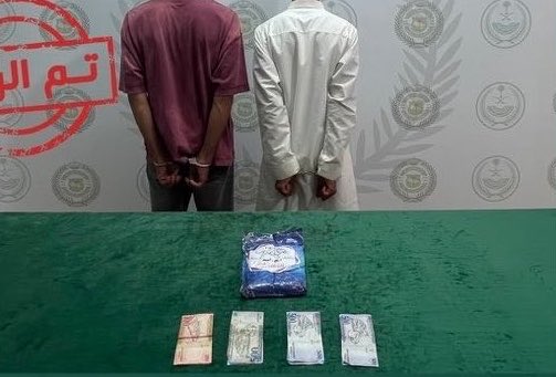 YNBNow's tweet photo. مكافحة المخدرات بـ #ينبع تقبض على مواطنين لترويجهما (1.1) كيلوجرام من مادة الحشيش المخدر. https://t.co/NtSzLglhEV