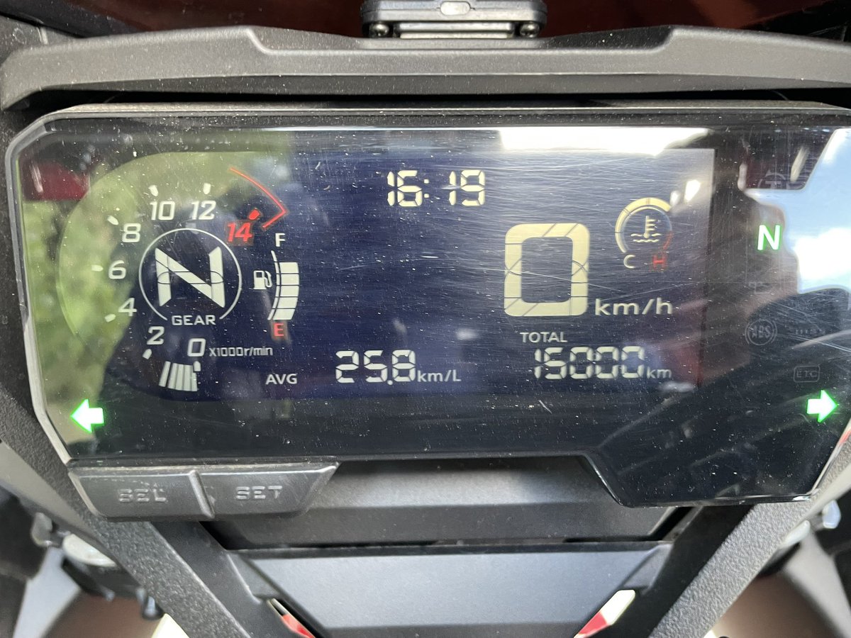 yatokesa's tweet photo. 無事帰宅
途中で15000kmを記録
最後に雨に降られる
2日間で998km
疲れた
#CBR650R https://t.co/Y7uOpR2NG6
