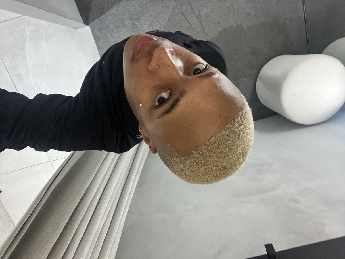 ngezile_'s tweet photo. it’s whatever https://t.co/KMOXg5sMGF