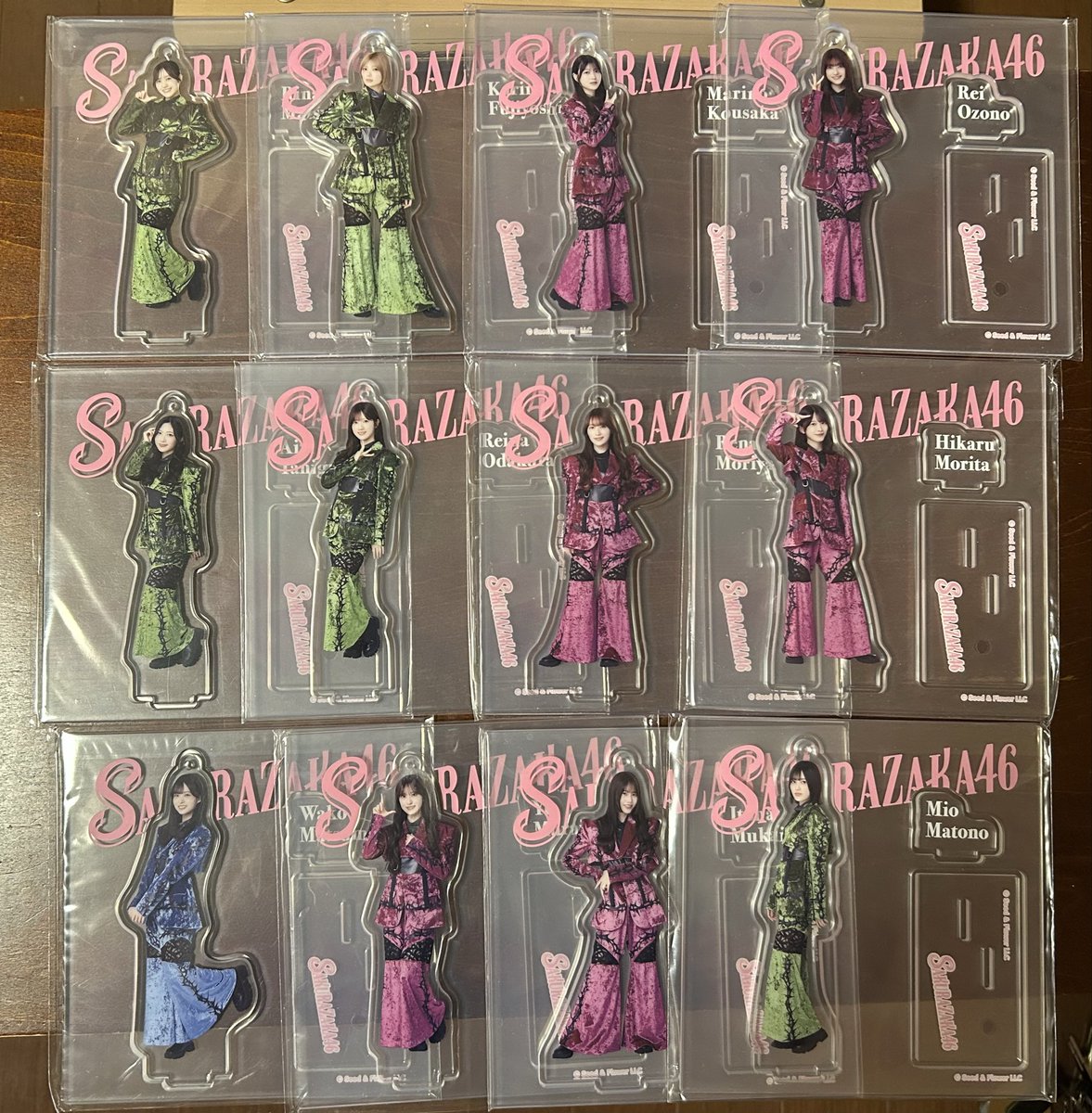 PIG_2311's tweet photo. 櫻坂46  ローソンくじ　トレ

【譲】
画像1,2
スマホショルダーピンク
フォトブック×2

【求】
アクスタ→村山
缶バッチ→村山、稲熊
日傘ピンク

異種、複数トレ⭕️
BACKSLIVE両日or名古屋周辺手渡し優先

気軽に声かけてください🌸 https://t.co/9AtrAoBNsX