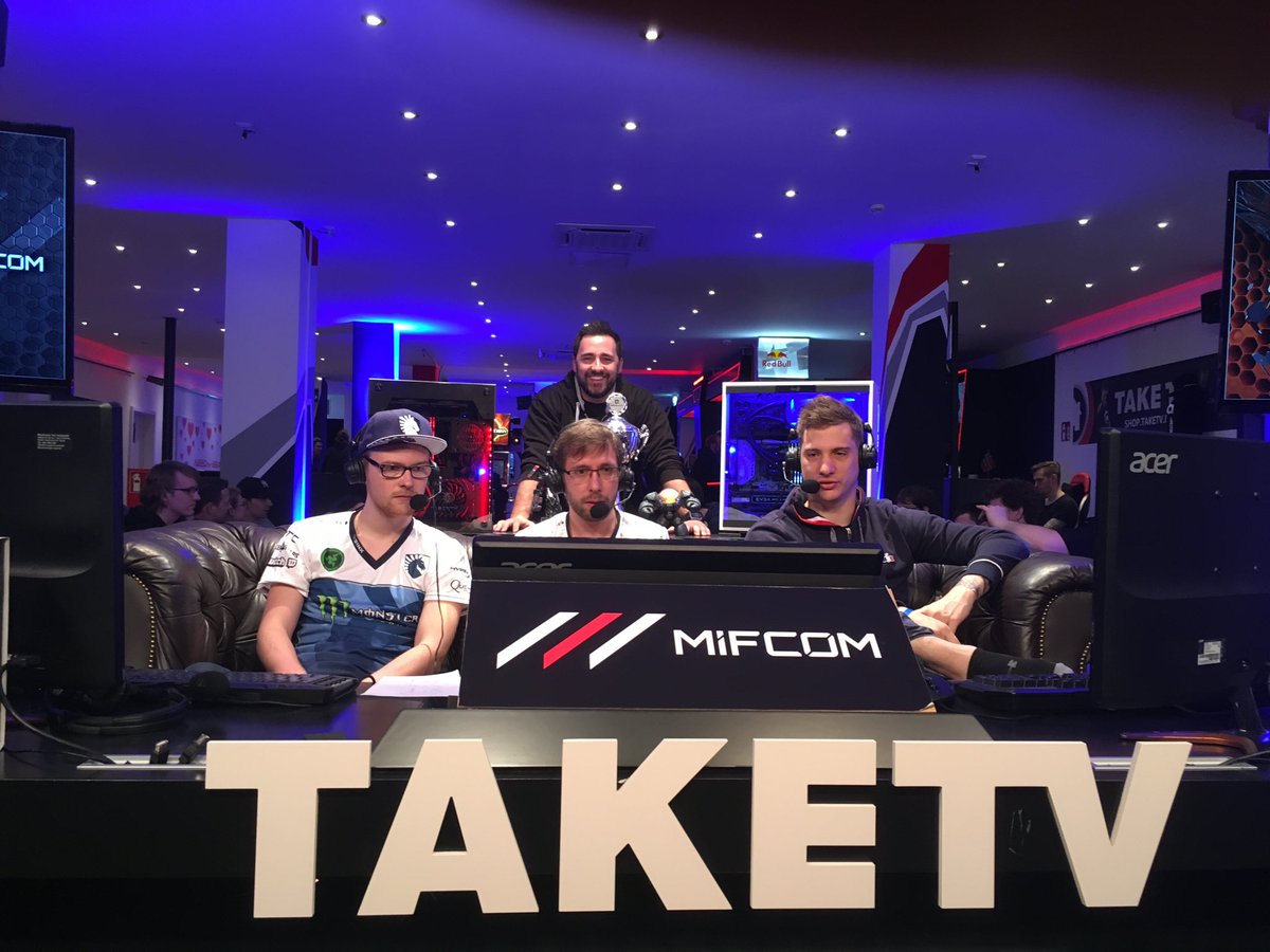 TaKeSeN's tweet photo. Another one from the past (I need my old HDD for even older pics) @uThermal @TLOgg @YoanMerlo and some random guy in the back! We can not miss out anyone in this picture at #HSC30 ;) get your ticket for 8-11th of April in a Skihall for the anniversary 😍 https://t.co/0pN9ILkSvY