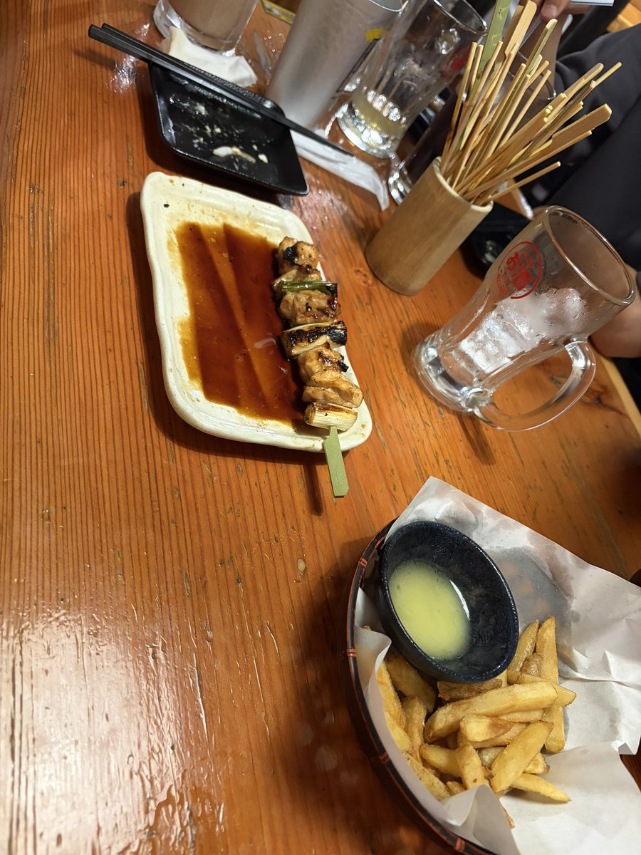 MeiAmane_jp's tweet photo. 1時間前の遠慮の塊と、今現在の遠慮の塊。 https://t.co/lncOI5He7H