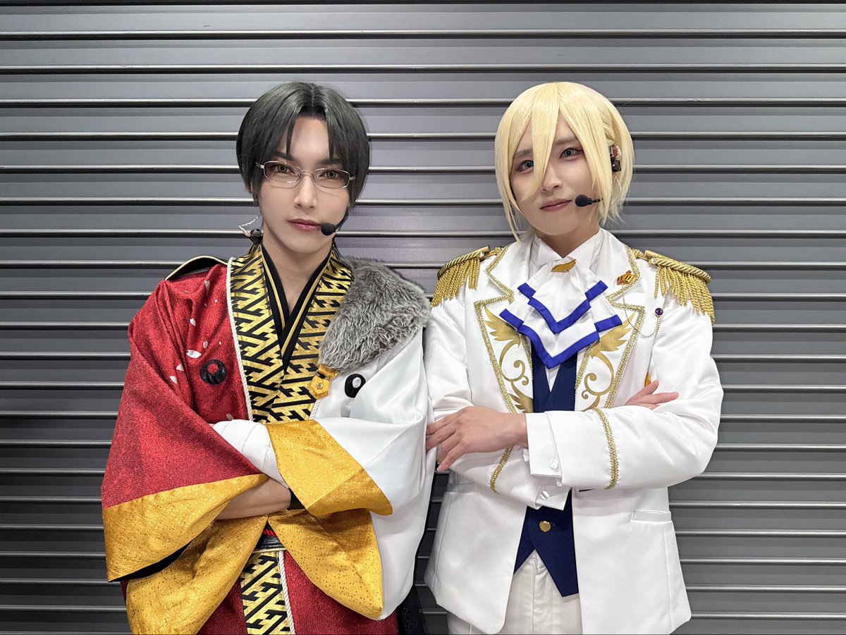 hiroki_kajita's tweet photo. 俺に角を生やした件で、英智にはしっかり説教をしておいた。

無事に撮り直すことが出来た👓

少しは素直になったようだな。
#あんステ #紅月 #蓮巳敬人 #天祥院英智 https://t.co/PwAeAUtIYy