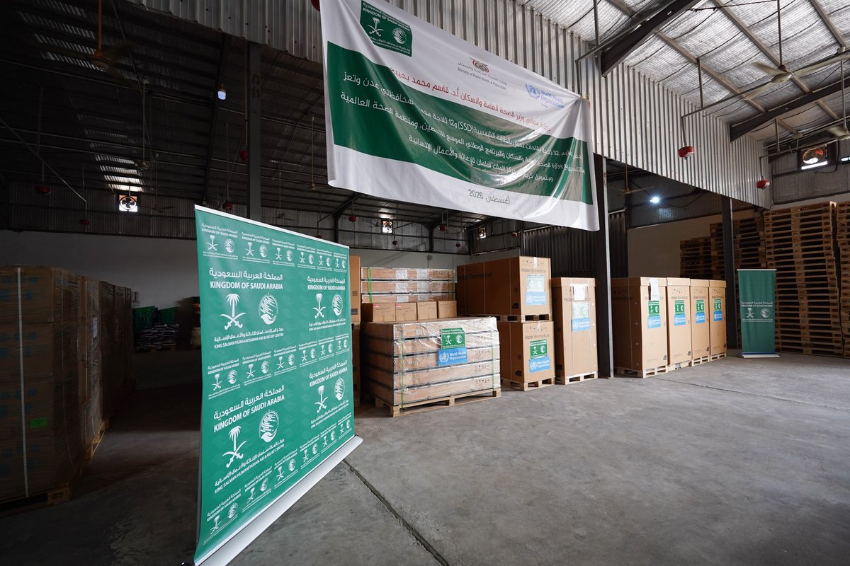 WHOYemen's tweet photo. Strengthening immunization in southern #Yemen. 💉

@WHO, with the Ministry of Public Health and Population, is strengthening vaccine storage and measles response in Aden and Taiz with 32 solar-powered refrigerators and 12 vaccine freezers, supported by @KSrelief_EN. https://t.co/jQCr8PNwKe