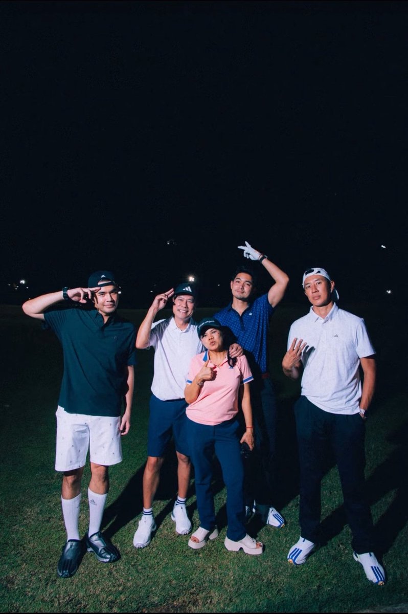 beyondloveU's tweet photo. ก๊วนกอล์ฟ น่าสนุกดี🏌️♀️⛳️
เอ็นดูเสียงเชียร์ค่ะ ขอบคุณนะคะ ☺️
#เข้มหัสวีร์
ig protime
#codechaos #adidasgolf @adidasthailand https://t.co/Hq3yLJjgqq