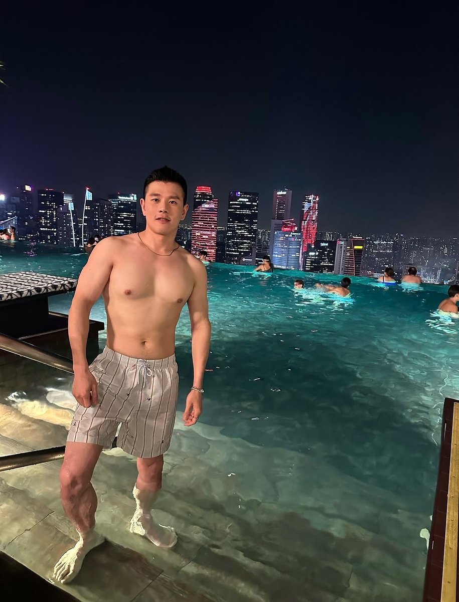 me_umesh's tweet photo. Oh my god～感覺腹肌的輪廓沒那麼明顯了🏊🏻‍♂️ https://t.co/VG3EU9Dn7e
