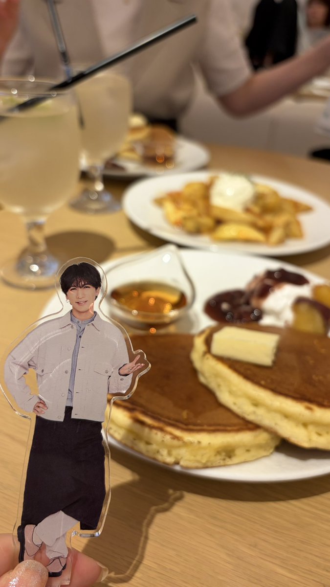 r_ai_we's tweet photo. 昼夜公演、間にのんちゃん舞台前の友人とお茶してめちゃくちゃ楽しかった！流星くん大阪公演お疲れ様でした✨ https://t.co/dQum569sWf