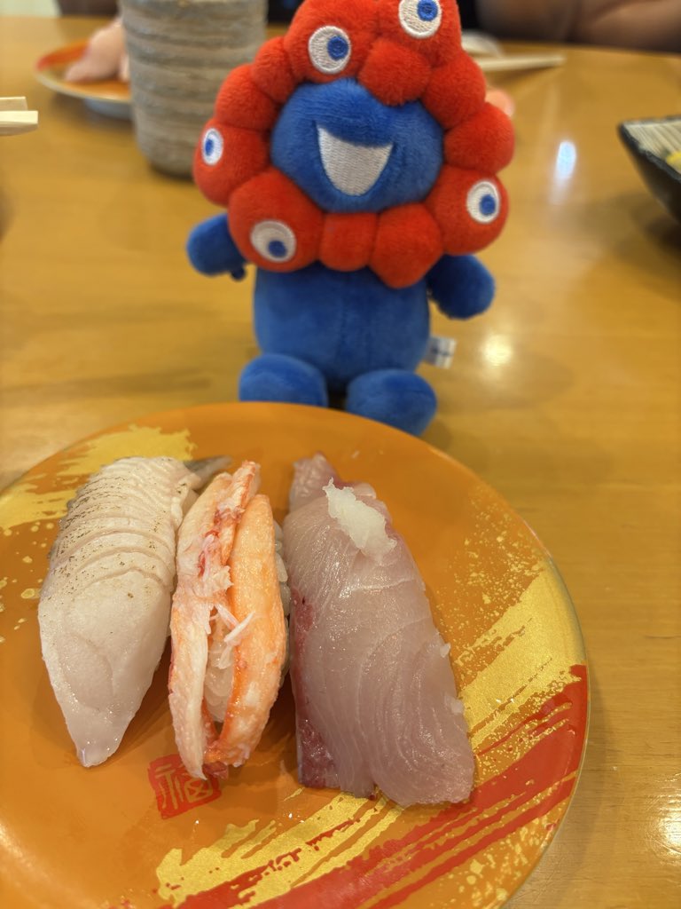 fransowak's tweet photo. ミャクミャク様と旅行に行きました♪
帰雲城跡はめちゃくちゃ行きたかったので嬉しかった^ ^

トロッコ列車ものったミャク😍

#torokkodensya 
#黒部峡谷トロッコ列車 https://t.co/6bXGM8TQRn