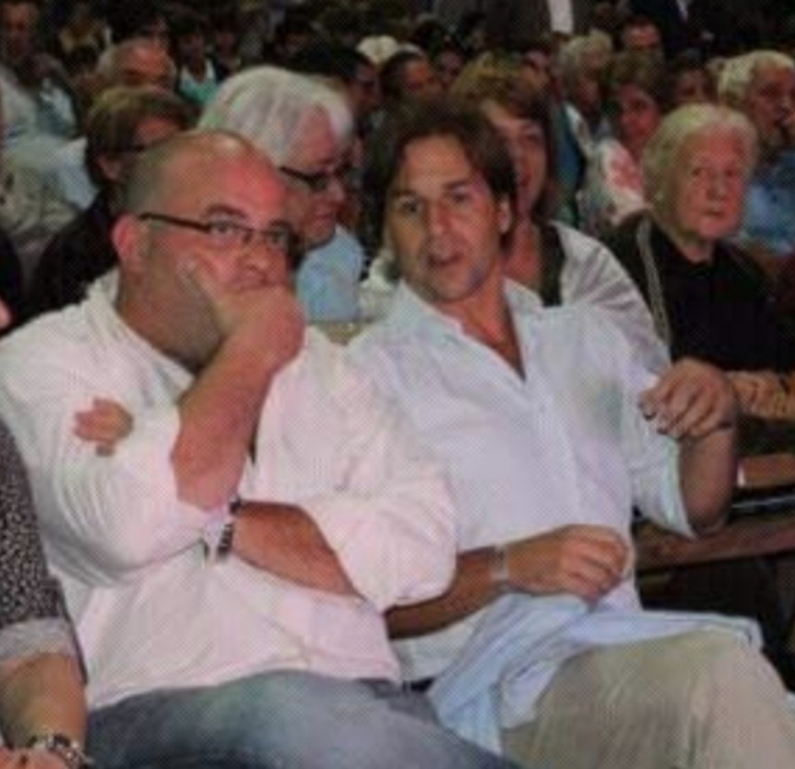 martinelgue's tweet photo. Saludamos hoy a quién tuvo la responsabilidad de conducir los destinos de nuestro país y lleva en su historia una tradición de defensa de la libertad, la soberanía y el compromiso con el Uruguay
Que nunca falte el coraje para defender las convicciones.
Como nos enseñó Herrera: “El que no sabe defender sus derechos, no merece tenerlos.”
¡Feliz cumpleaños, Presidente!
 🇺🇾⚪️🔵