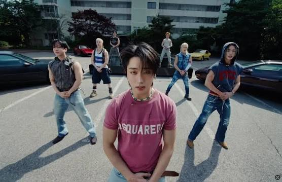 pannchoa's tweet photo. Koreans speculated to have stopped listening to Stray Kids with their recent rock bottom chart performance domestically 
https://t.co/F3MOeJvZo5 https://t.co/FEf6QJqHqw