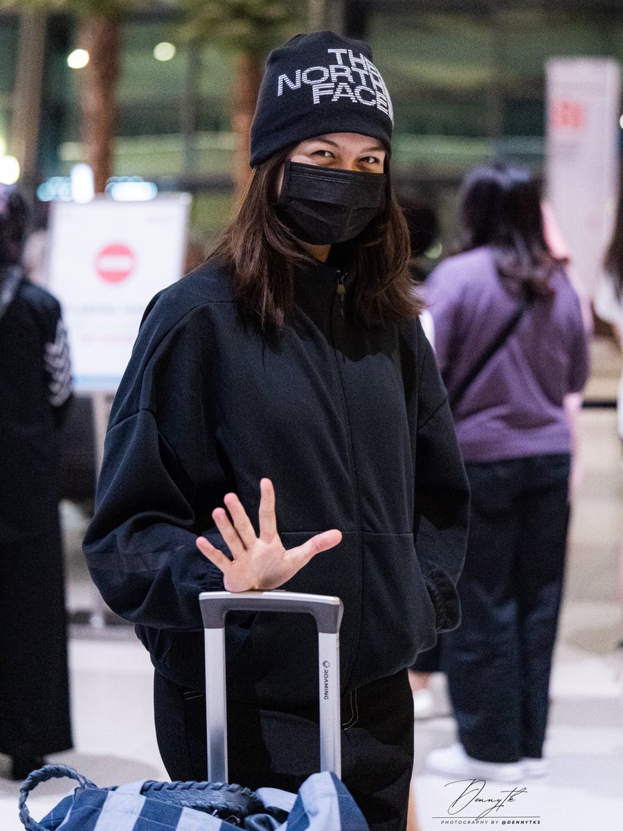 Dennytks's tweet photo. Mamennn dah nyampe nie @Nachia_JKT48 , Selamat Istirahat ya 😎🥰

110826 || CGK

#Dennytk #JKT48AirportFashion https://t.co/oAtxwzYnIg