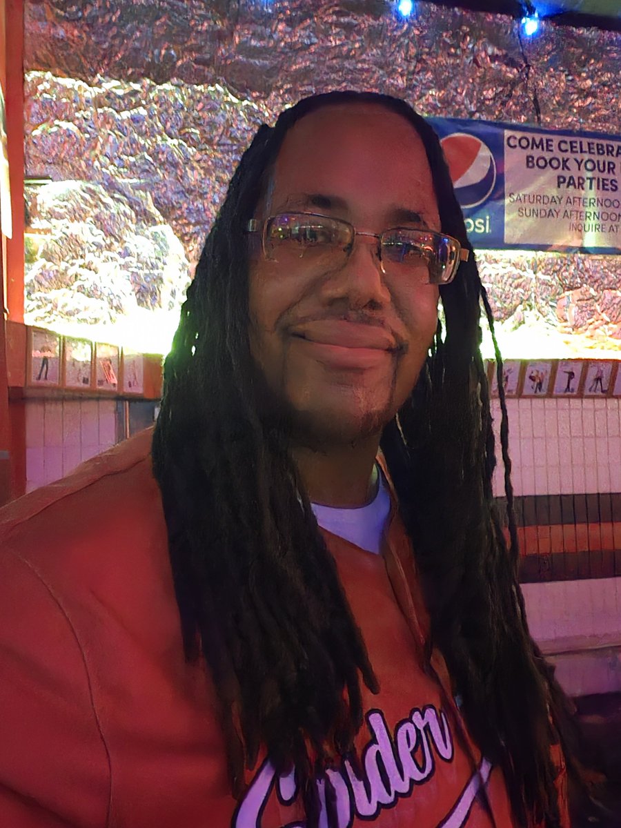 Connonedrum's tweet photo. Today's my birthday π π₯³ π π π π. I am definitely happy to see another year. In lew of payment, I take follows on my social media. Lol. Anyway cheers to seeing another year and let's see what 44 has to offer.
#leogang #Leo #HappyBirthday #leosrule #Incredible_Connonedrum https://t.co/ETGw5ALtVA