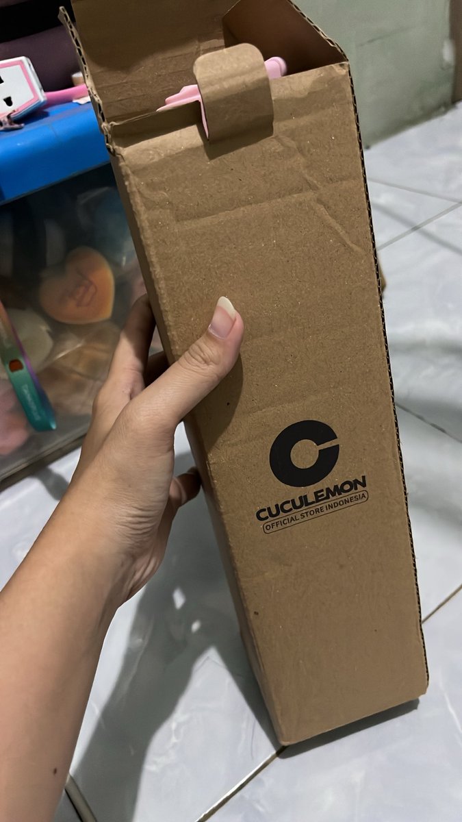 userrinjjunn's tweet photo. ada yg mau ga? tumblr cuculemon 1 liter, aku jual 105k aja, ini masih new yaak, aku mau beli yg lebih kecil aja soalnya ini kaya kegedean🙃✌🏻 https://t.co/HtUvcV9qGe