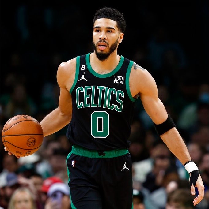 MambaCelts's tweet photo. 🚨| The Celtics are scheduled to play in the season opener and on Christmas Day.

- Season opener at 3:00pm: Celtics @ Pistons on October 20th.
- Christmas Day at 2:30pm: Heat @ Celtics.

We’re so back. 🥹 https://t.co/McGyUZxj5w