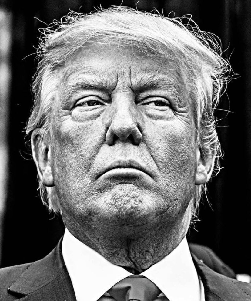 JS_Oppenheim's tweet photo. @kangaroos991 OP? 

Embattled "game face". 

Below?

#DelusionalParanoid #MalignantNarcissism | #IllTrumpolini. https://t.co/mf1RxbgLSS
