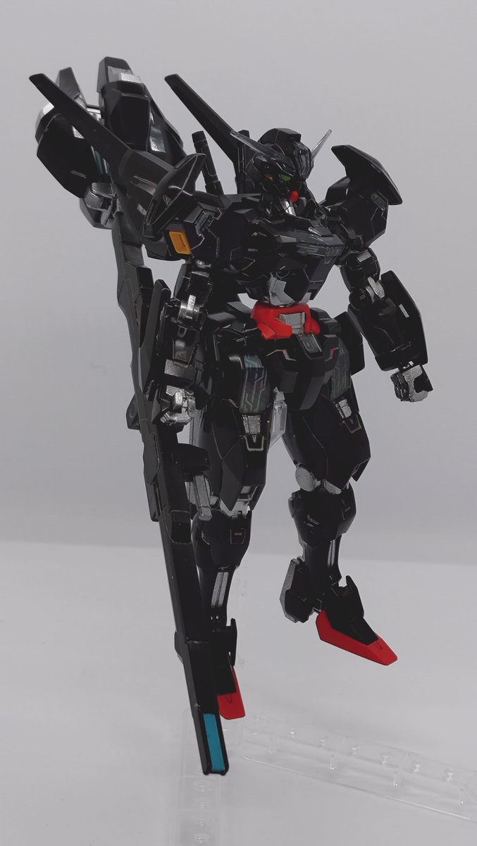 Human_San_'s tweet photo. ガンダムキャリバーン!!
全塗装!!蛍光スミ入れ!!
ブラックライトが撮影用じゃあ無いから全身発光が分かりにくい…
バリアブルロッドライフル＋ポージングセンス＝ポーズさせない
#ガンプラ https://t.co/cj2PsSw1f4