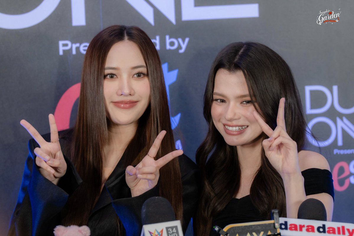 SapphicGardenTH's tweet photo. “ฟรีน-เบ็คกี้” ช่วงสัมภาษณ์สื่อในงาน “อมรินทร์ทีวี” เปิดตัว PROJECT DUO ONE เรียลลิตี้โชว์รูปแบบใหม่ของประเทศไทย เปิดโฉม 18 ผู้เข้าแข่งขัน สู่ภารกิจเฟ้นหาศิลปิน DUO คู่ใหม่ของวงการบันเทิง

#PROJECTDUOONEPresscon
#แถลงข่าวเปิดตัวPROJECTDUOONE
#PROJECTDUOONExFreenBecky
#PROJECTDUOONExBecky 
#PROJECTDUOONExFreen
#Srchafreen #Beckysangels