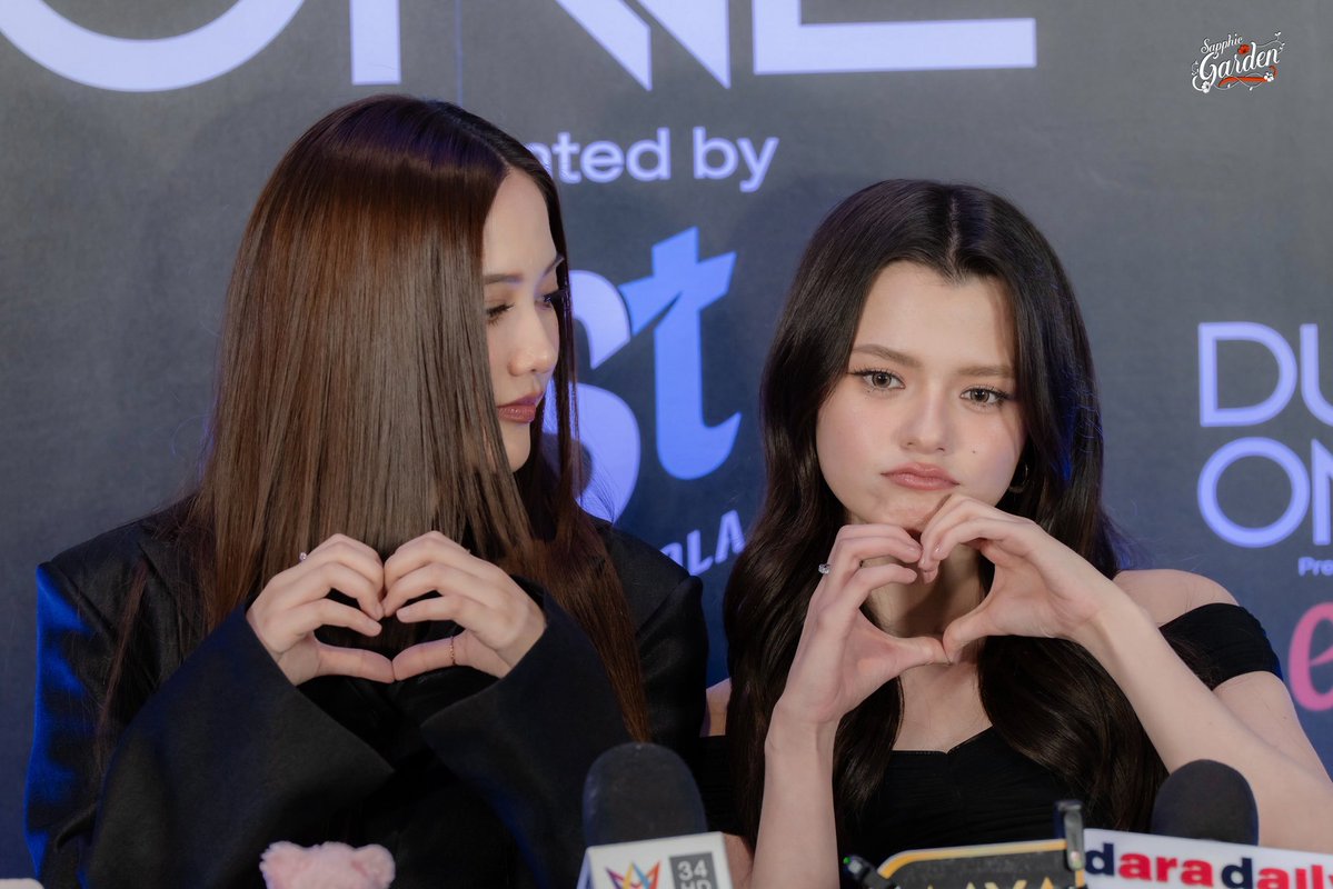 SapphicGardenTH's tweet photo. “ฟรีน-เบ็คกี้” ช่วงสัมภาษณ์สื่อในงาน “อมรินทร์ทีวี” เปิดตัว PROJECT DUO ONE เรียลลิตี้โชว์รูปแบบใหม่ของประเทศไทย เปิดโฉม 18 ผู้เข้าแข่งขัน สู่ภารกิจเฟ้นหาศิลปิน DUO คู่ใหม่ของวงการบันเทิง

#PROJECTDUOONEPresscon
#แถลงข่าวเปิดตัวPROJECTDUOONE
#PROJECTDUOONExFreenBecky
#PROJECTDUOONExBecky 
#PROJECTDUOONExFreen
#Srchafreen #Beckysangels