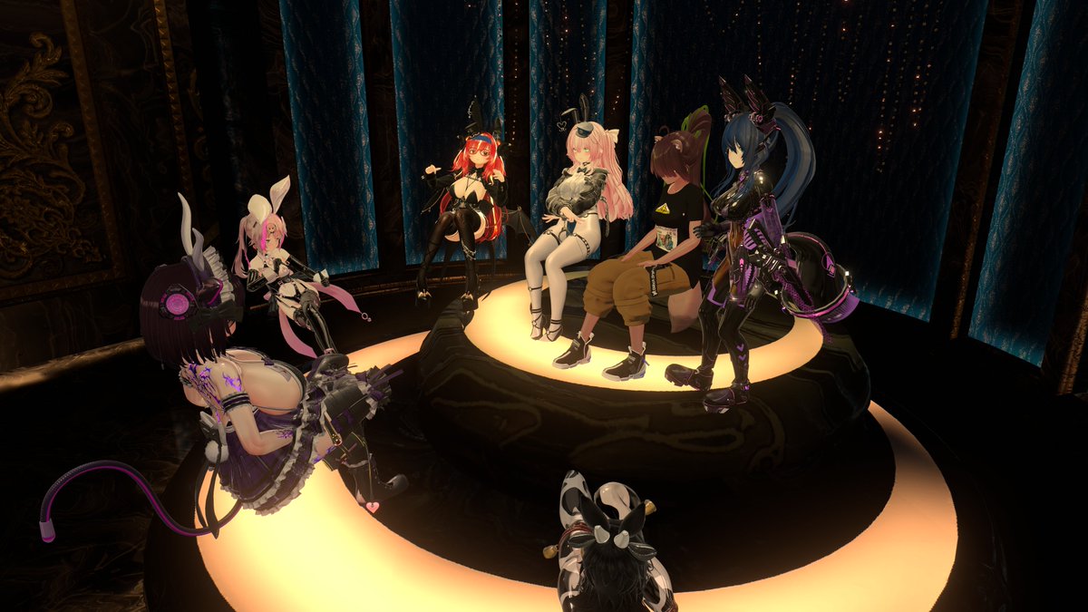 varu_vr's tweet photo. HMDトラブルで集合写真ギリギリでしたが
バニーを調整してメルトリックの集会へ
レザーの色改変はマットキャップベースで
意外と普通のテクスチャでも使える事を
学びました
#VRCメルトリック https://t.co/TqDIyO6MV6