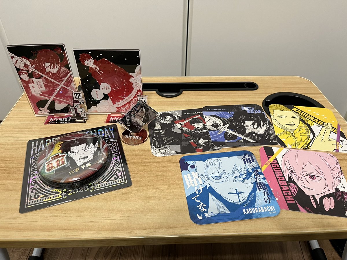 0706kb's tweet photo. 今日買ってきたやつ！アクスタ大好き人間なのですぐに買ってしまう！こう見えてイヲリちゃんが大好きなので一緒に買ってきました！いつか双城の横にチヒロならべてあげたい！ 
全然ちゃんと飾れてないのにグッズどんどん増えてく！！！ https://t.co/HNfNf6gWyS