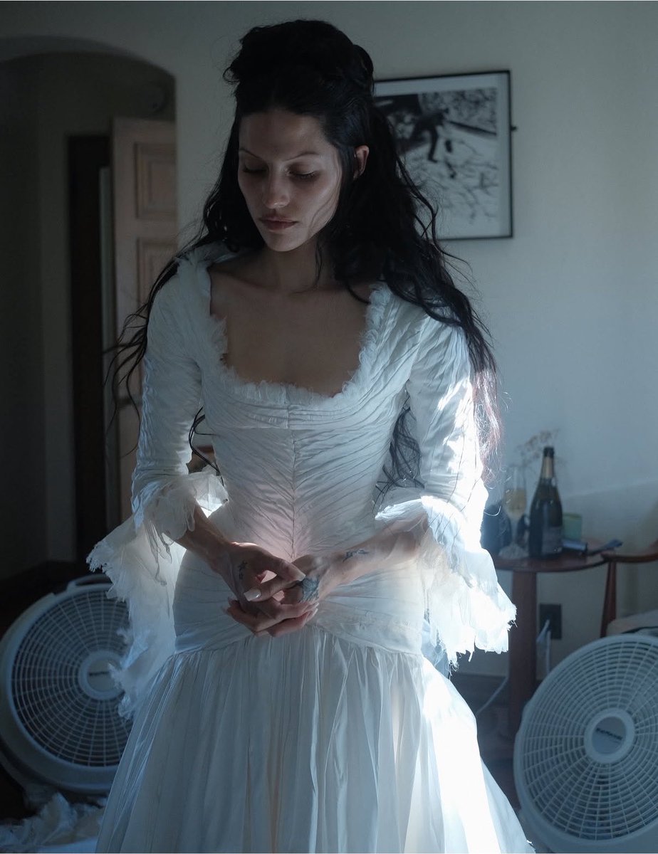 porcel444in's tweet photo. obsessed with gabriette's wedding pictures looking like she belongs in a gothic period drama https://t.co/w2h8AEyrIc