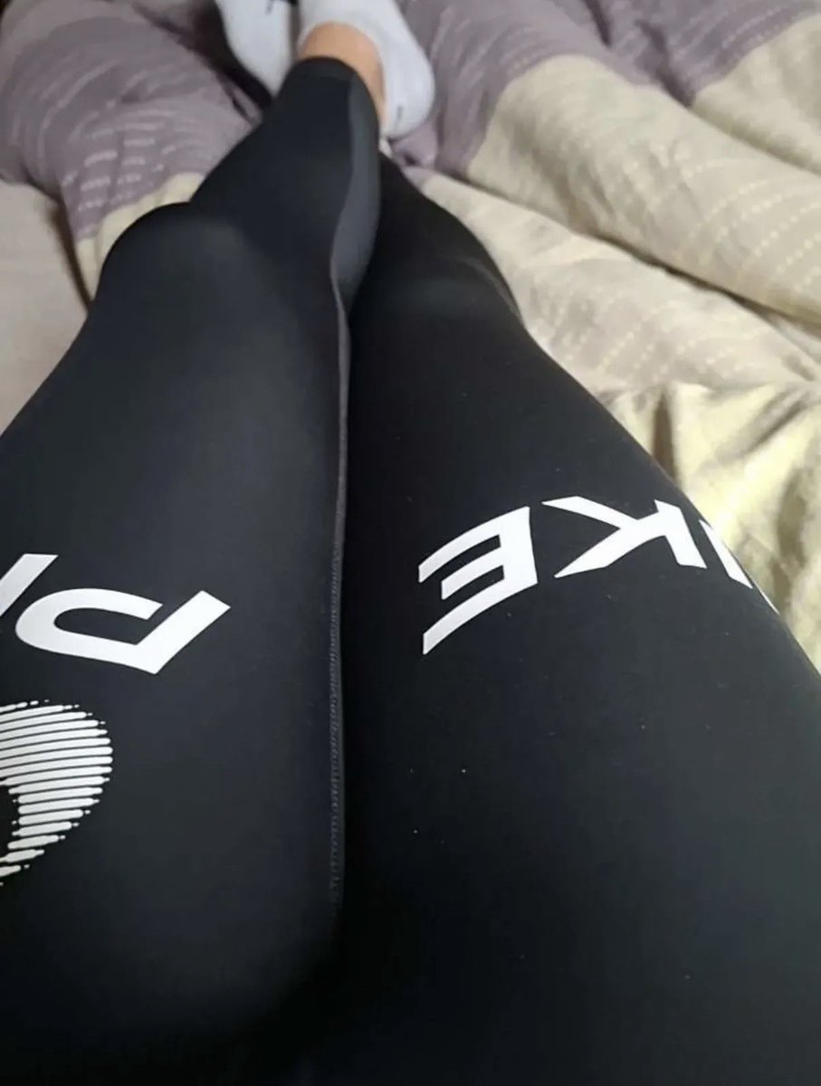 herrinalinee's tweet photo. Wer lässt sich jetzt von mir in meiner geilen Nike pro leggings Drainen und schön sein Konto leer ficken ich warte melde dich und wir werden dein Mini schön hart machen und nebenbei wirst du richtig leer gefickt

#findom #nikepro #leggings #herrin #sucheherrin #geldherrin #pay https://t.co/ZzYfiUm40Y