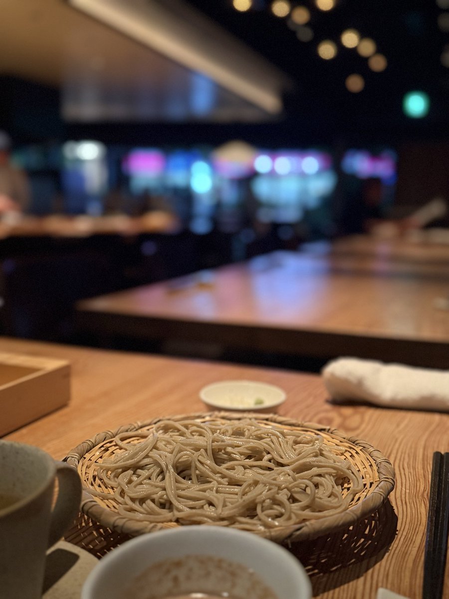fliegendedinks's tweet photo. 今日はずっと行ってみたかった雷庵へ！

くるみそば、蕎麦茶、ビール、梅そぼろ蕎麦で約7,000円。山形の蕎麦粉で九割蕎麦。

コシがあって美味しかったし、雰囲気や接客もよかったけど、お料理はニュウマン高輪の蕎麦屋が今のところのトップ！

#億ショミグルメ https://t.co/JIm6SSIlUD