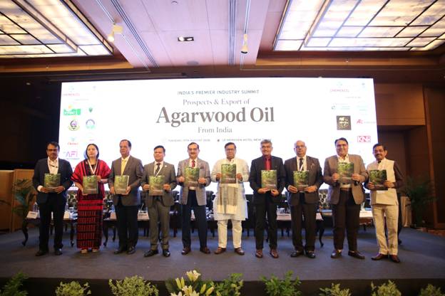 PIB_India's tweet photo. .@MDoNER_India and Chemicals and Allied Products Export Promotion Council (CHEMEXCIL) Organise Industry Summit on Prospects & Export of Agarwood Oil from India

▶️Roadmap for Agarwood Export Promotion from the North Eastern Region Released

▶️North Eastern Region Home to Over 96% of India's Agarwood Resource Base, Offering a Major Export Opportunity

Read here: https://t.co/q4jcRFu02N