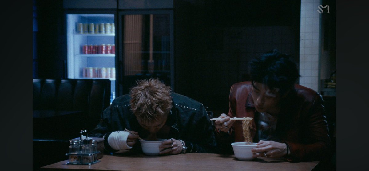 qalacxy's tweet photo. jaehyun is an undercover cop who's in love with the person he was investigating... oh this is such a delicious prompt for a fic https://t.co/dpYSRJUVKP