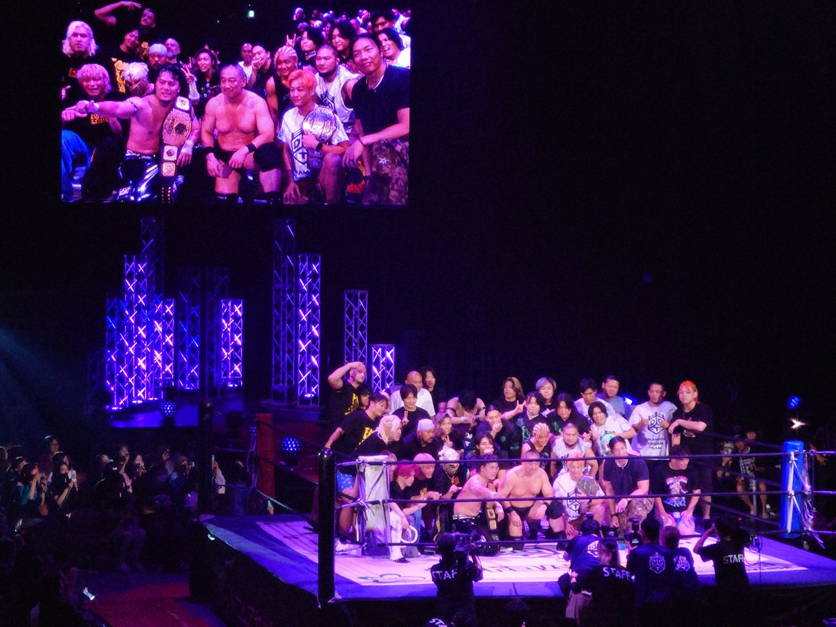 light_moonw5's tweet photo. DDTの両国大会でした。
タイトル全て移動したなぁ https://t.co/HOiqStcFaN