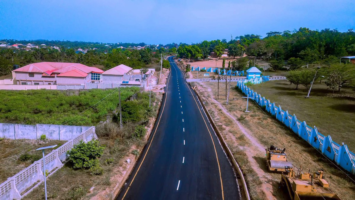 iamjohnjoy's tweet photo. #OsunRemember that the road from Otan-Ayegbaju to Iresi was abandoned for 45 years, @AAdeleke_01 fixed it within my 100 days in office.
May we not go back to the days of APC in Osun.
#ImoleTill2030
#ImoleCarryOnAccordingly https://t.co/kUDRaEkdHT