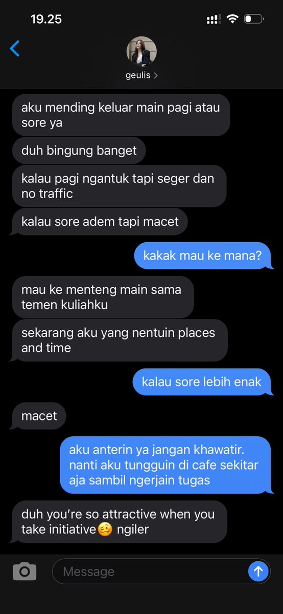 roasberapa's tweet photo. kakak cantik bisa bikin keputusan besar sendiri tapi at the same time kalau masalah remeh temeh pasti lari ke berondongnya

pahnfond one tweet au https://t.co/zhJYaBotGV