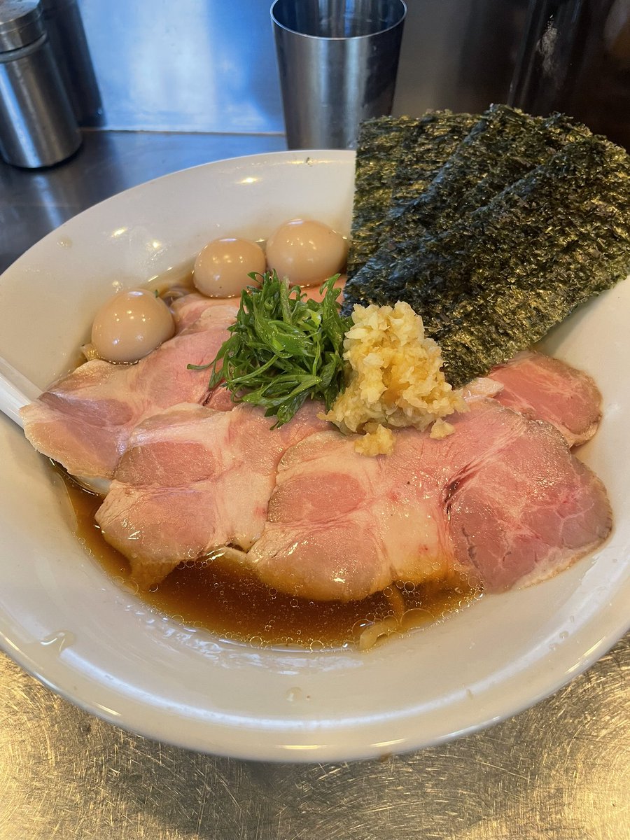 mh_works2's tweet photo. 冷し帆立生姜醤油煮干蕎麦＋深い愛　88杯目

昨日は8kn走して、脚がちょいキツイのでノートレで参上

せっかく気温が落ちたので暖かいメニューにしようと思ってたけど、冷やし。明日はどうしたものか？ https://t.co/ZeGDqJxhry
