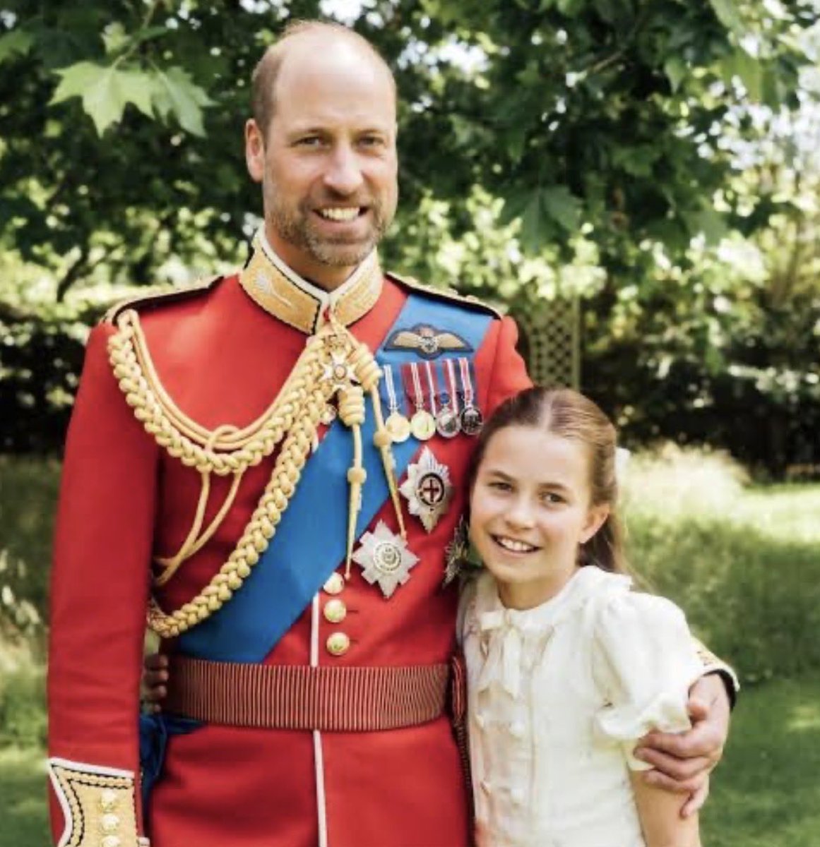 cricketmum27's tweet photo. When your simply a GIRL Dad.
Prince William & Princess Charlotteβ₯οΈ
#TeamWales #GirlDad #FutureKing https://t.co/hVMmVxs4tn