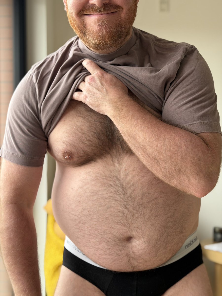 justin_al3x's tweet photo. good morning! yes they jiggle when i walk https://t.co/rcDdeLenGg
