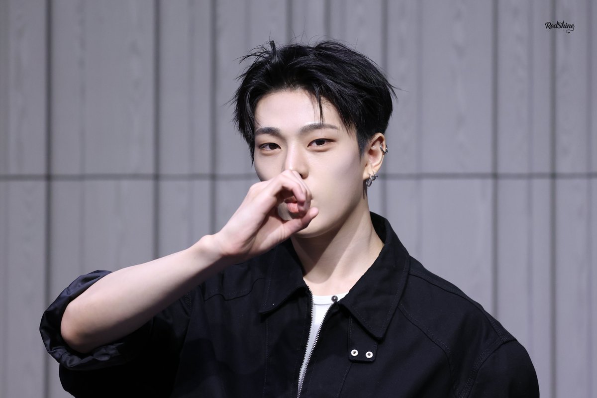 JMenrouge1231's tweet photo. 260808
L•O•V•E🖤

#김준민 #KIMJUNMIN #휘브 #WHIB https://t.co/RQfGMZRPkm