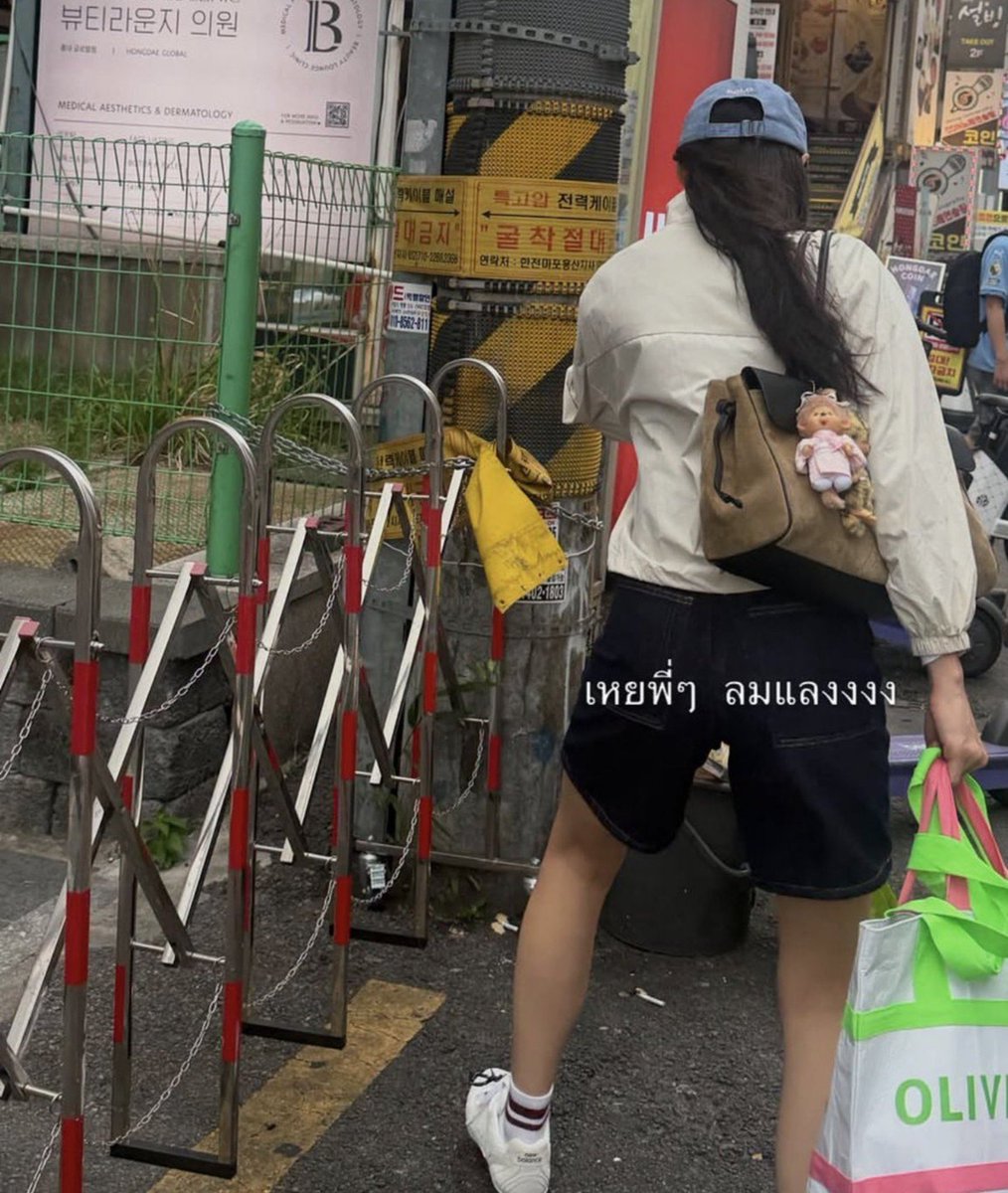 Sandy05518678's tweet photo. 🐨............ภาพที่สร้าง....................ร่างที่เป็น 🤣 https://t.co/x72sG8FnCS