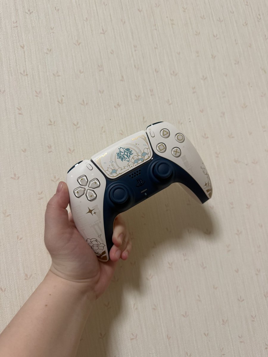 runtoP_1224's tweet photo. #明日スネージナヤが来る
入国準備はできております‼️ https://t.co/x54bfSM8Mn