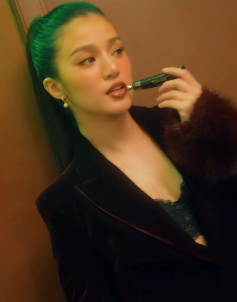 doughnbil's tweet photo. she’s out here doing some ceo/founder things. belle mariano, no one does it like you 😚 https://t.co/8KReeI4VtV