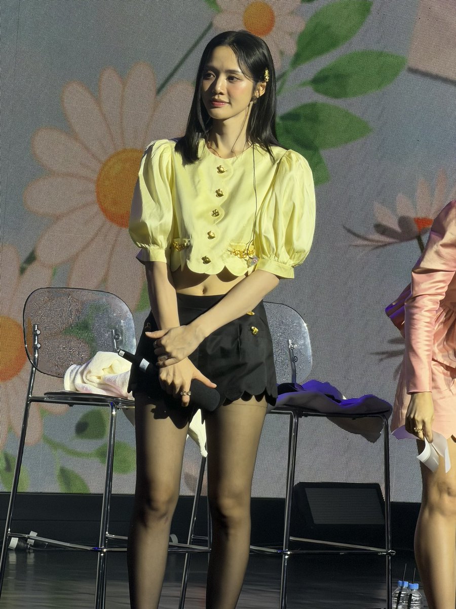 Moo_nat1819's tweet photo. เกือบจะหวานล่ะ แต่ท่ายืนมัน บ่ ดัย 🤣🤣🤣🤣🤣 https://t.co/3eQsDrXv6x