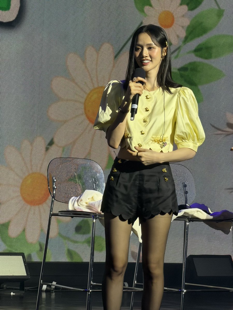 Moo_nat1819's tweet photo. เกือบจะหวานล่ะ แต่ท่ายืนมัน บ่ ดัย 🤣🤣🤣🤣🤣 https://t.co/3eQsDrXv6x